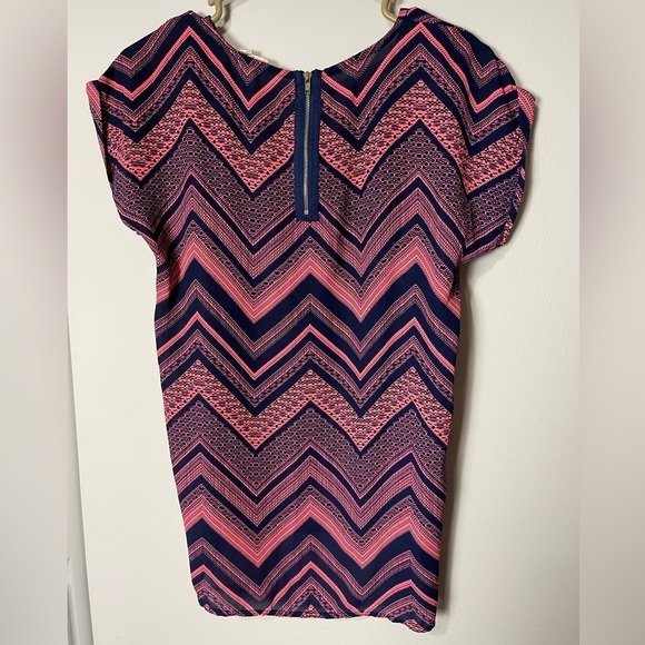 Pink Republic Short Sleeve Chevron Blouse - Picture 4 of 11
